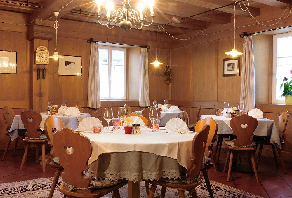 Hotel Teutschhaus Cortina Sulla Strada del Vino Exterior photo